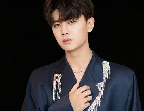 带你吃娱乐圈瓜任嘉伦,娱乐圈瓜中崛起的璀璨明星